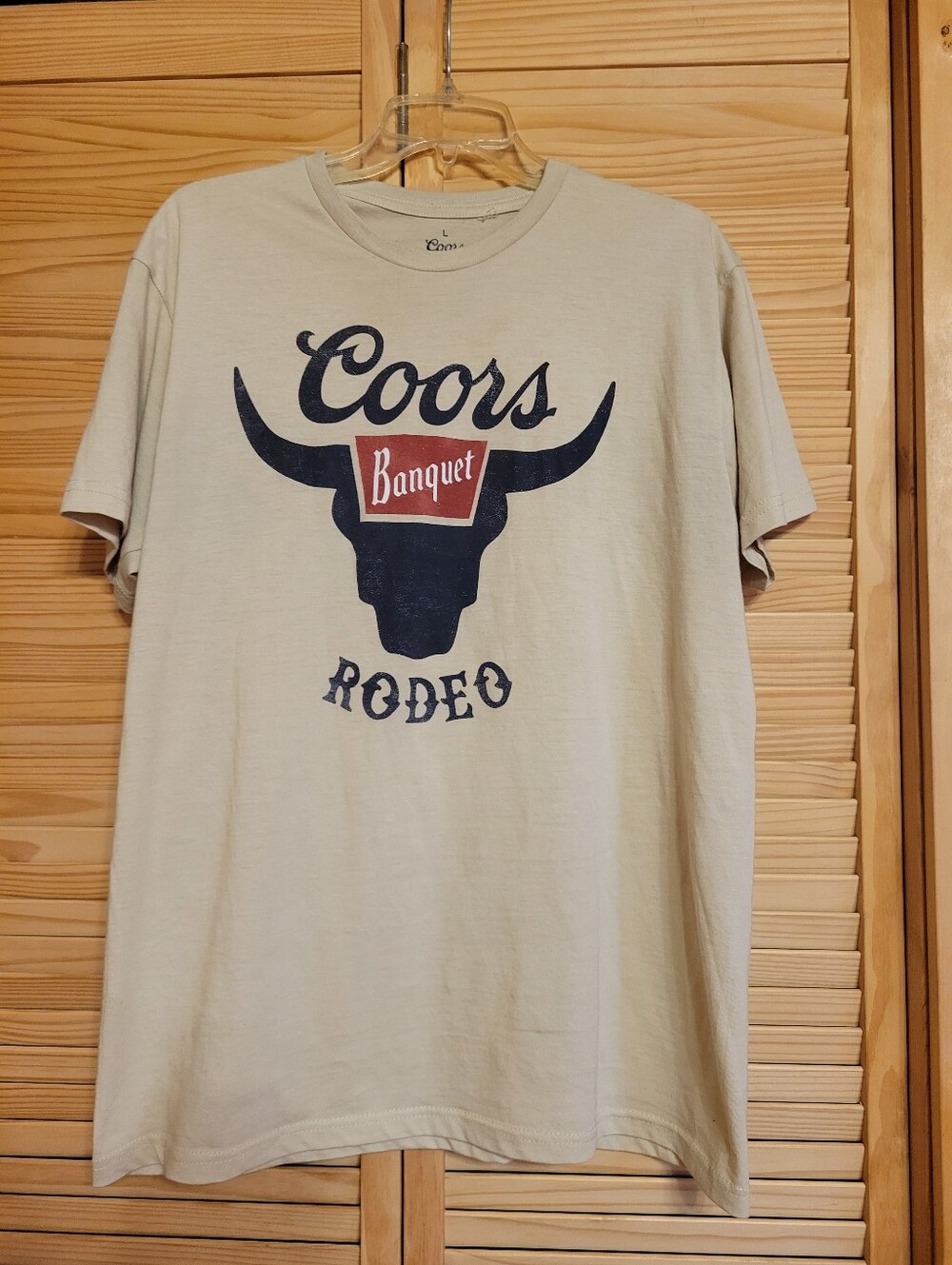 Coors Banquet Rodeo Graphic Tee  Mens size Large tan
